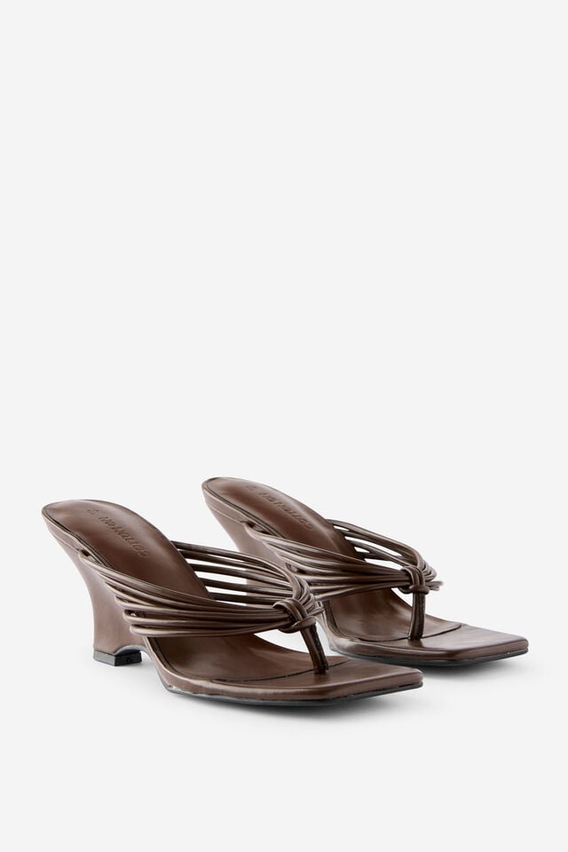 Romy Wedge, CHOC PU