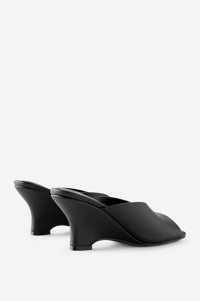 Michelle Wedge, BLACK PU