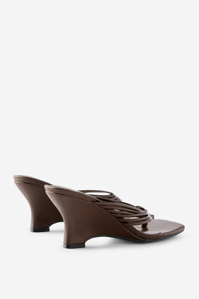 Romy Wedge, CHOC PU