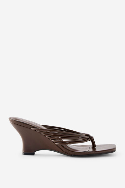 Romy Wedge, CHOC PU