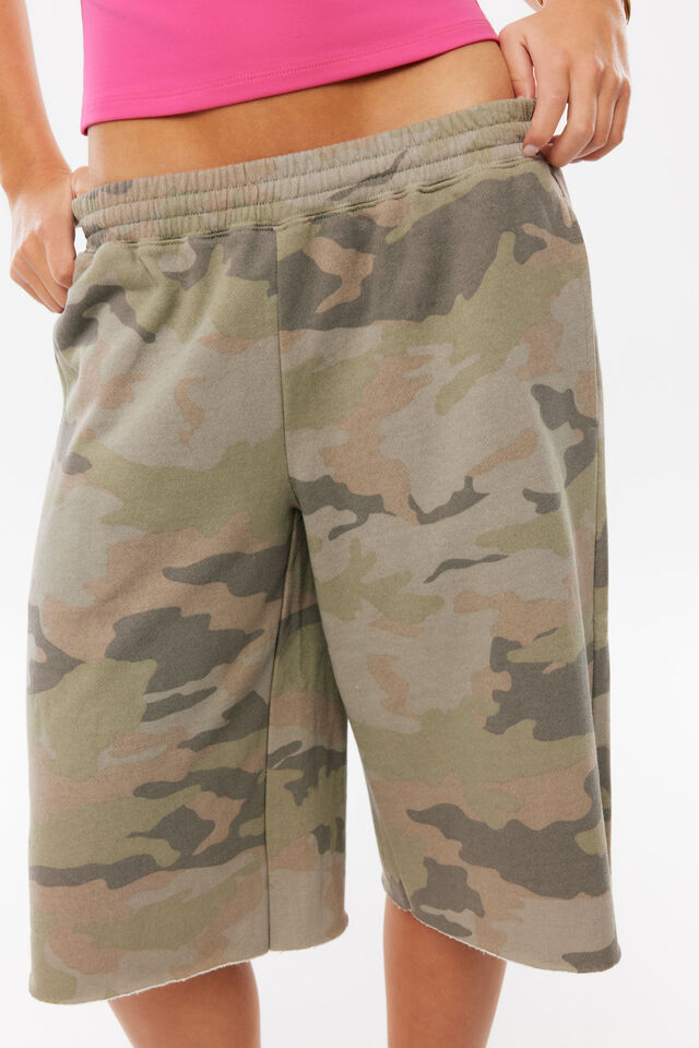 Yuri Longline Sweat Short, CAMO KHAKI