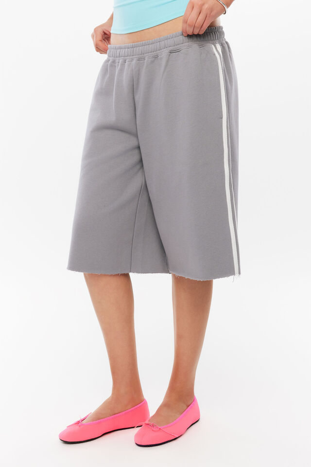 Yuri Longline Sweat Short, PLATINUM GREY/WHITE