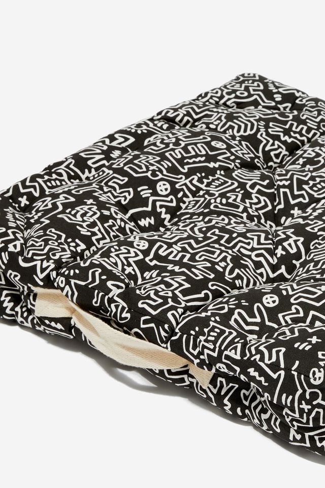 Keith Haring Floor Cushion, LCN KEI KEITH HARING BLACK WHITE YARDAGE BALL