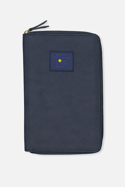 travel wallet typo