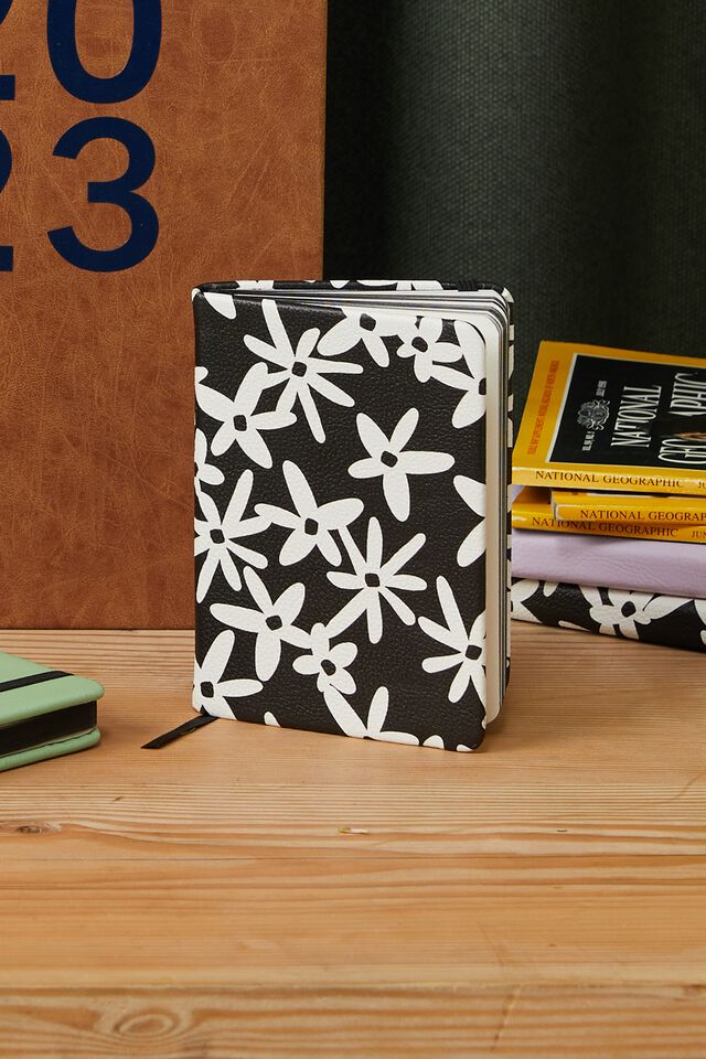 A6 Buffalo Journal Recycled Mix, PAPER DAISY BLACK AND WHITE SMALL