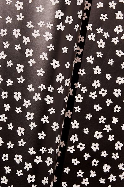 Roll Wrapping Paper, SMALL DAISIES B/W
