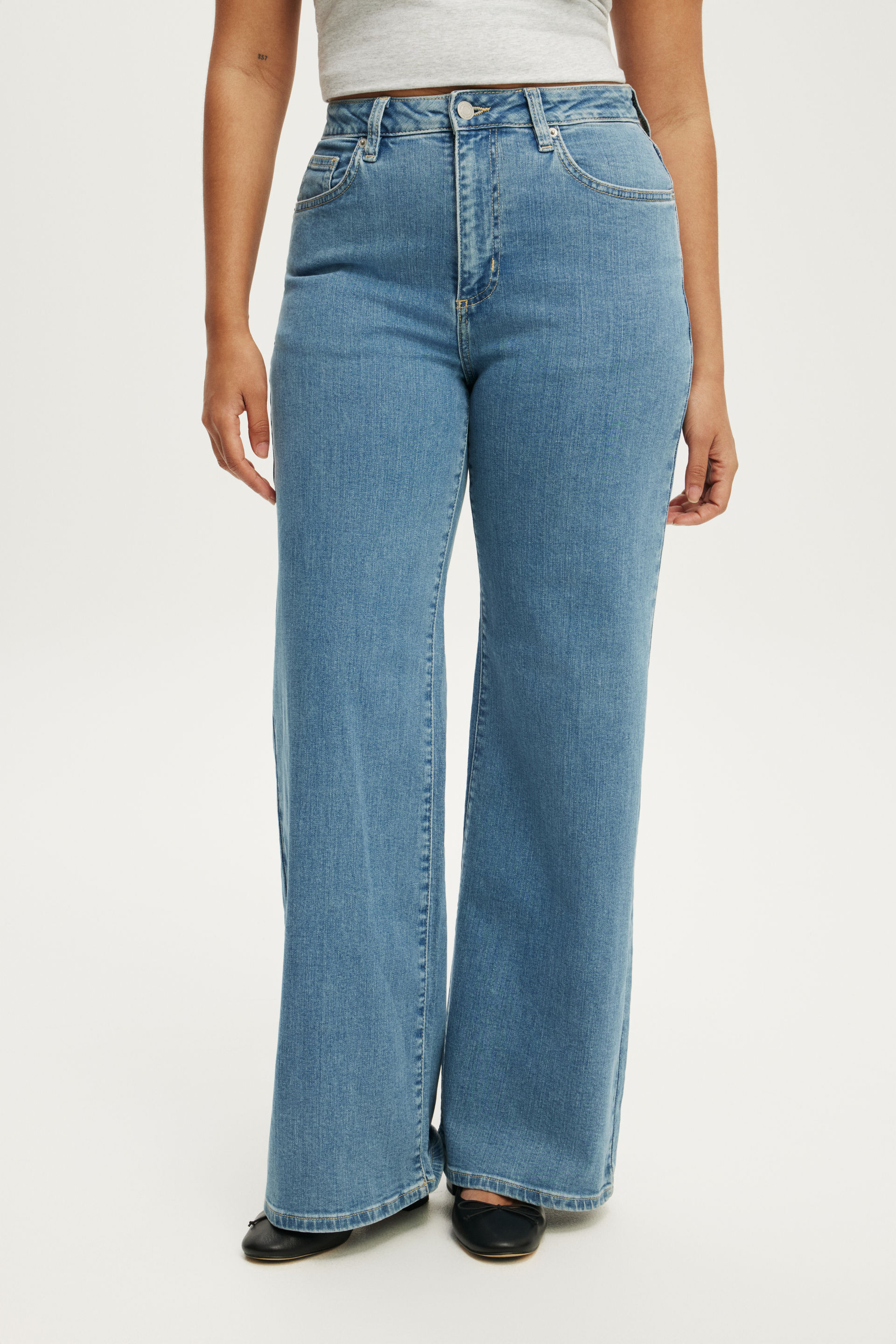 Curvy Stretch Wide Jean