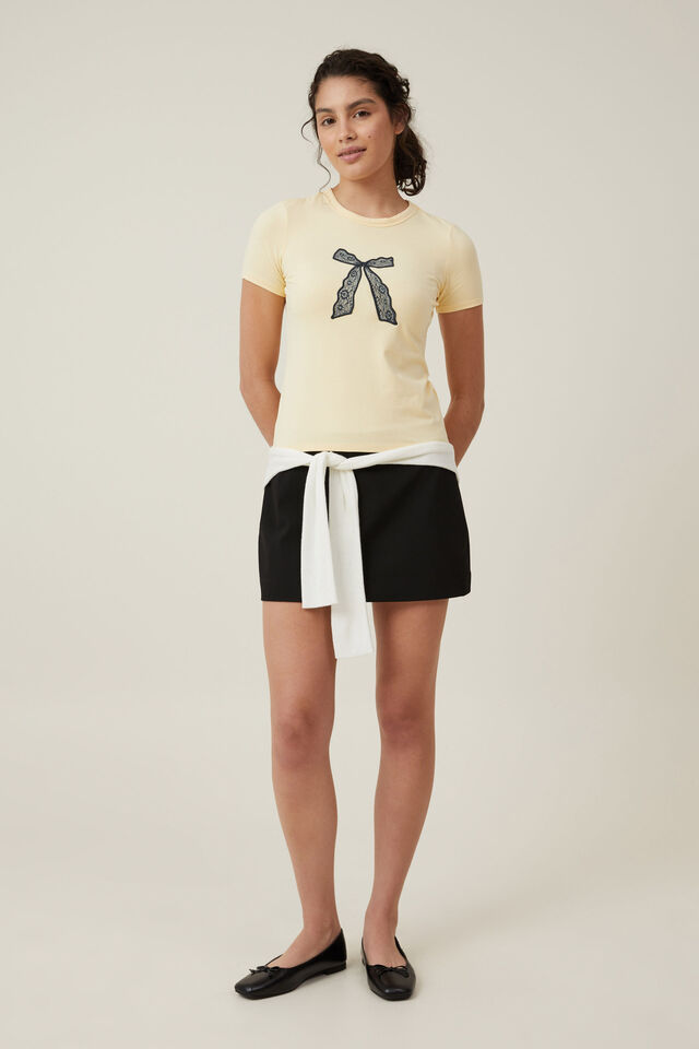 Fitted Graphic Longline Tee, LACEY/BUTTER MILK