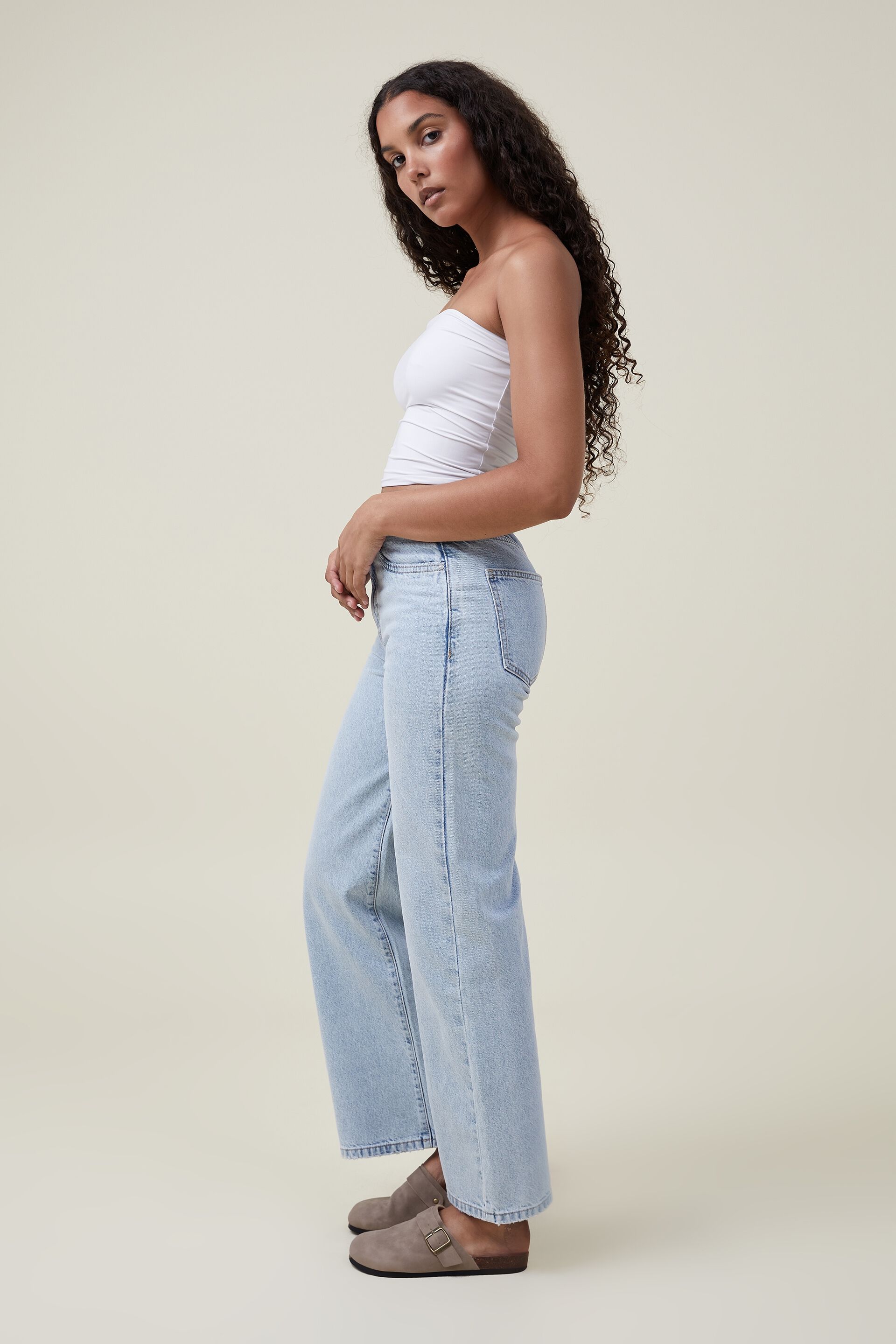 Ripped medium-waist straight jeans - Women | MANGO OUTLET USA