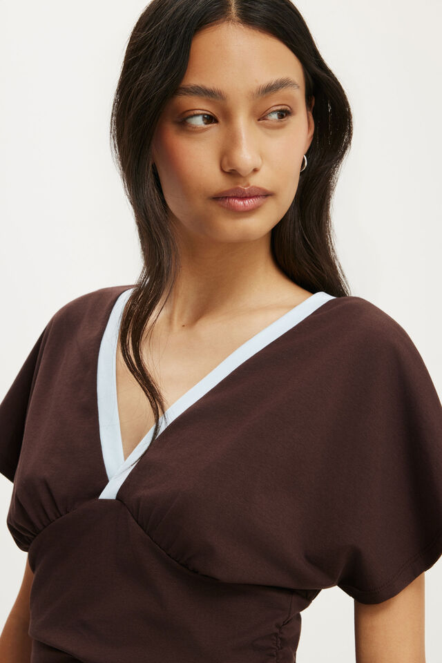 Benni Cinched Vee Tee, DARK OAK/SEASIDE BLUE