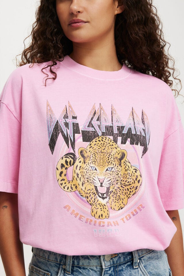 The Lcn Boxy Graphic Tee, LCN BR DEF LEPPARD/ CANDY PINK
