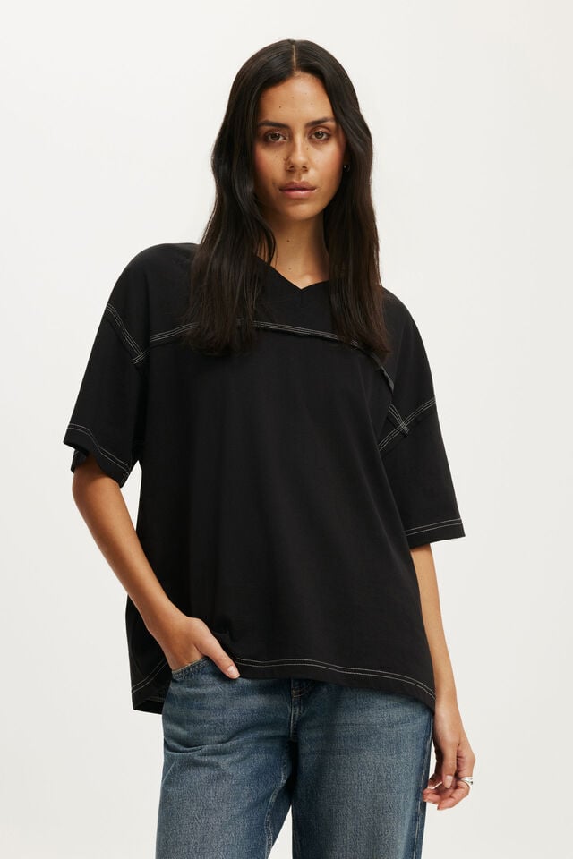 The Oversized V Neck Tee, BLACK
