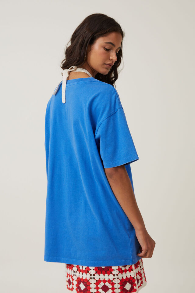The Oversized Graphic Tee, TRAVEL TO LIVE/BLUE MOON