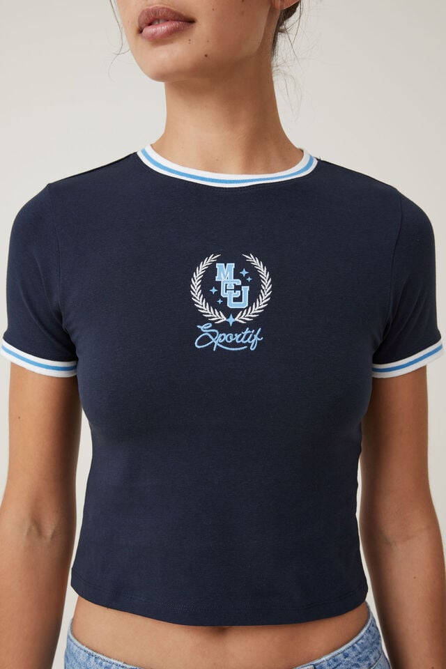Fitted Graphic Longline Tee, MCU CREST/INK NAVY