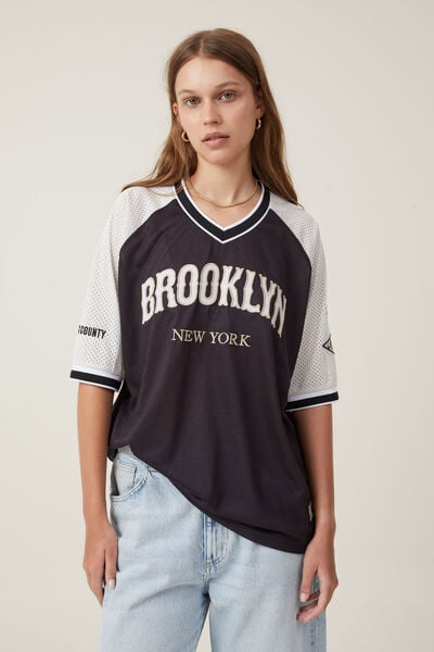 Camiseta - Oversized V Neck Raglan Jersey, BROOKLYN/STONE/ BLACK