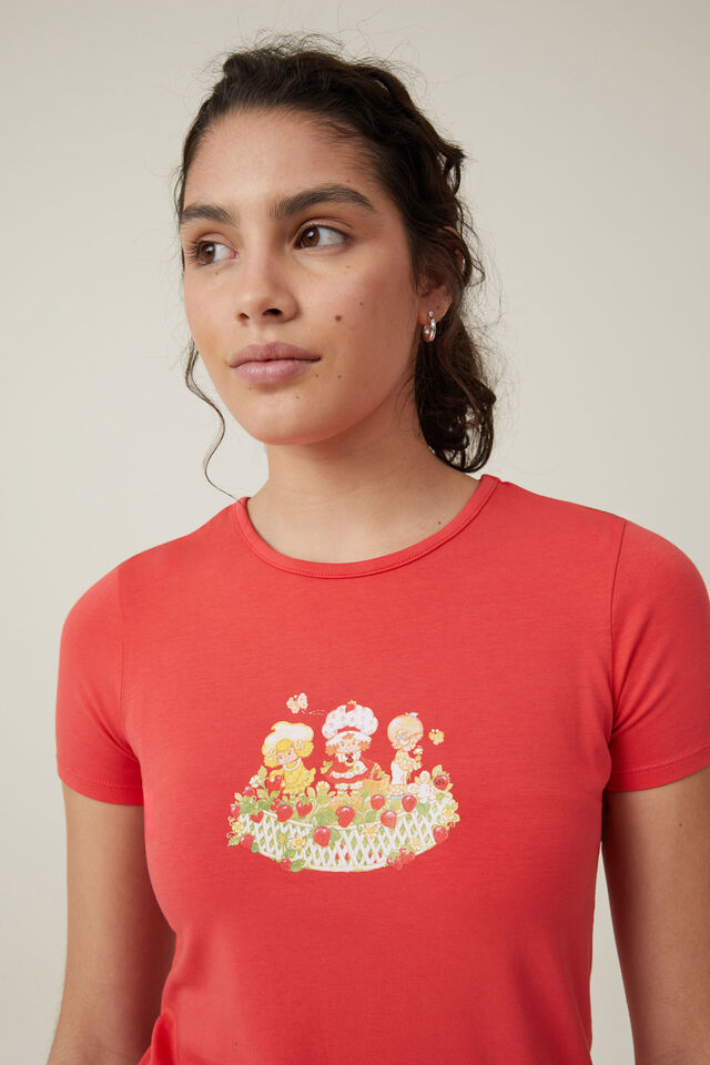 Strawberry Shortcake Fitted Graphic Longline Tee, LCN SSC STRAWBERRY SHORTCAKE GARDEN/ RACER RE