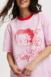 The Lcn Boxy Graphic Tee, LCN BBP BETTY BOOP BETTY AND PUDDY/ BRIGHT PI - alternate image 4
