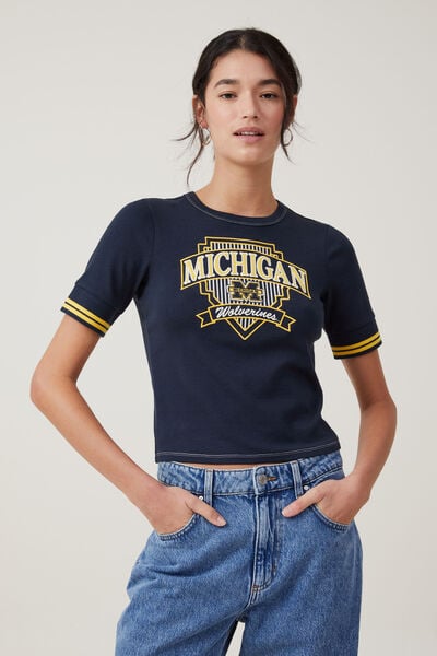 Fitted Longline Lcn Graphic Tee, LCN IMG MICHIGAN CREST/INK NAVY
