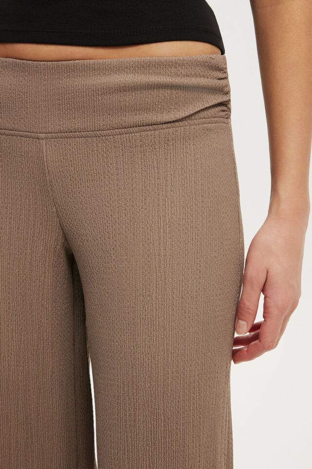 Mia Pant, WASHED MOCHA