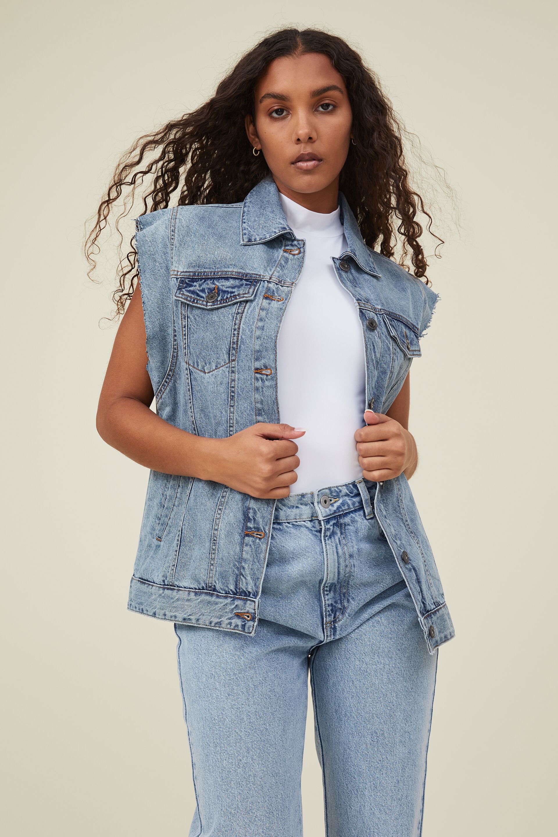 How to wear a Fashionable Denim Vest  Onpost
