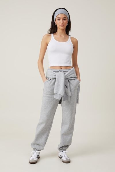 Can You Wear A Shirt With Sweatpants? – solowomen