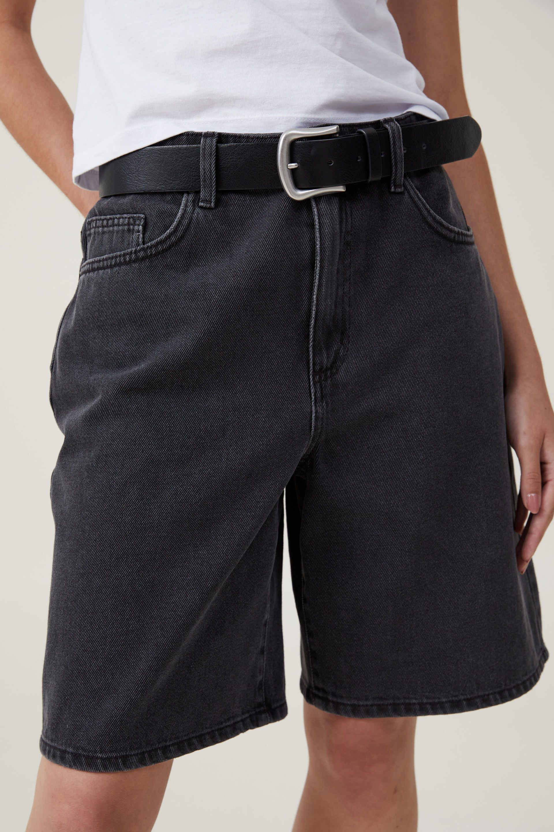Long Bermuda Mom Shorts | Denim Medium | Calvin Klein Malaysia