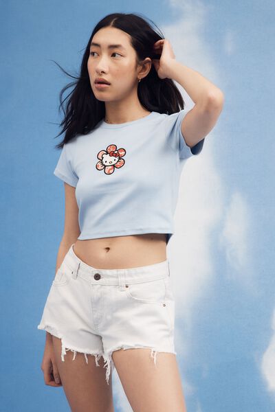 Micro Fit Rib Graphic License Tee, LCN SAN HELLO KITTY PATCH FLOWER/SEASIDE BLUE