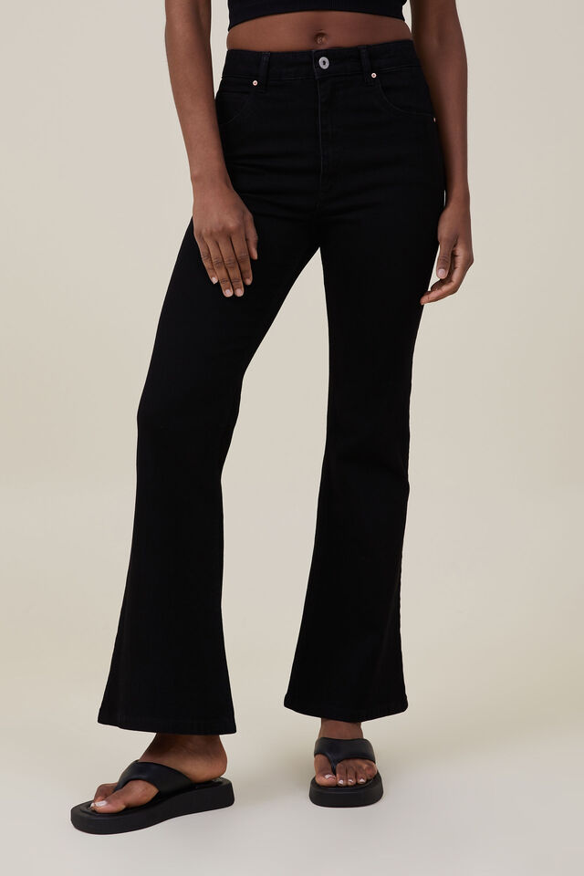 Have any of you had successes with or know where to get flare jeans that go  over the shoe like these for tall women? : r/TallGirls