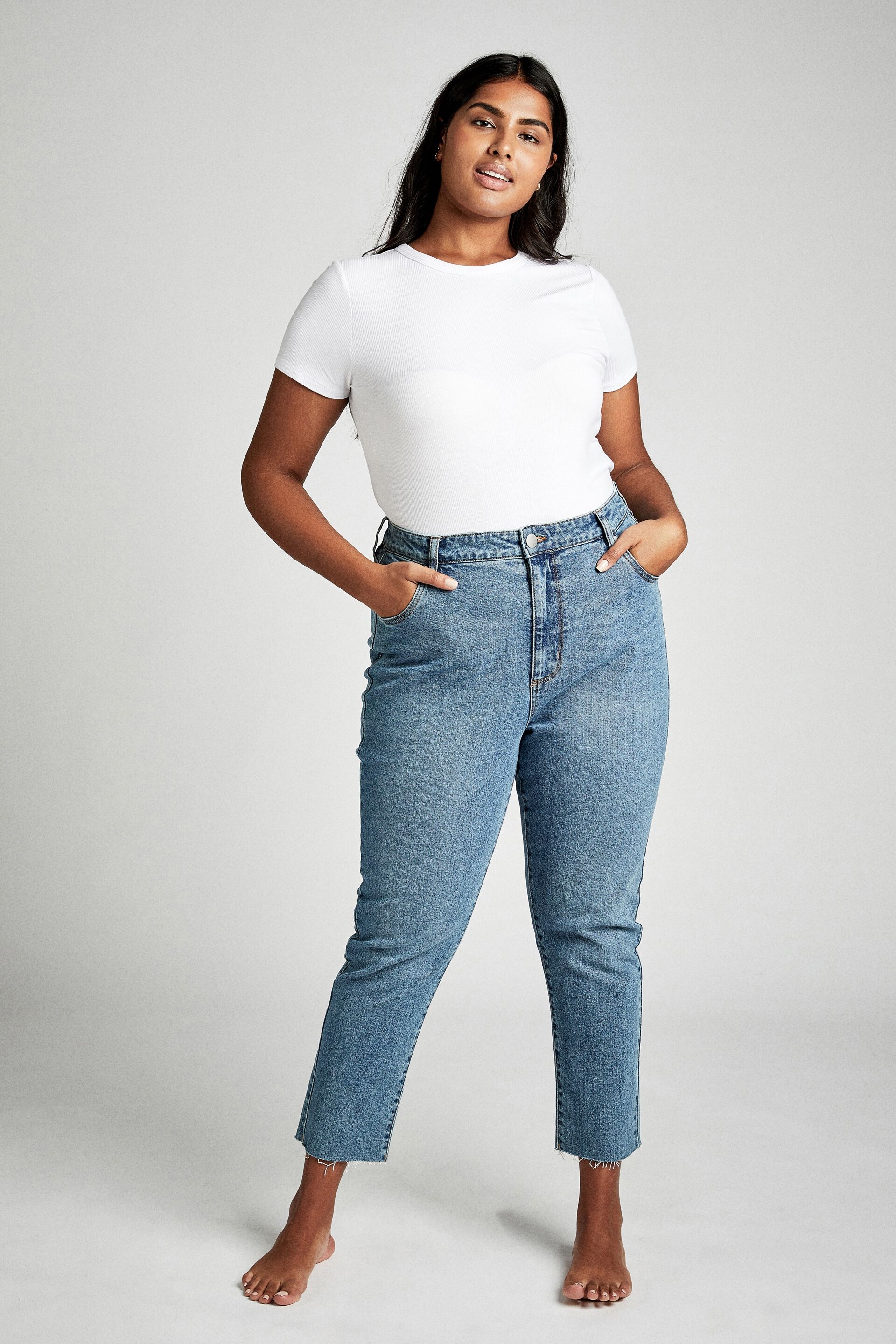 relaxed mom jeans