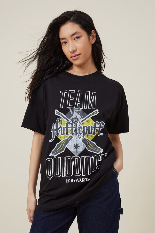 The Oversized Graphic License Tee, LCN WB HARRY POTTER HUFFLEPUFF QUIDDITCH/BLAC
