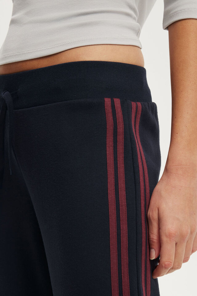 Capri Fleece Sweatpant, TOTAL ECLIPSE/SOUR CHERRY STRIPE