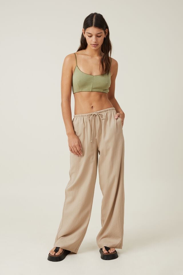 Volta pants = ideal on-the-move pants. Light weight, easy, can