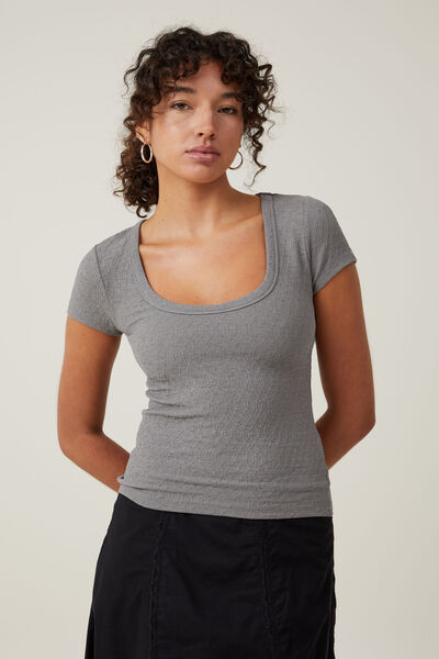 Camiseta - Tyla Scoop Neck Short Sleeve Top, TITANIUM