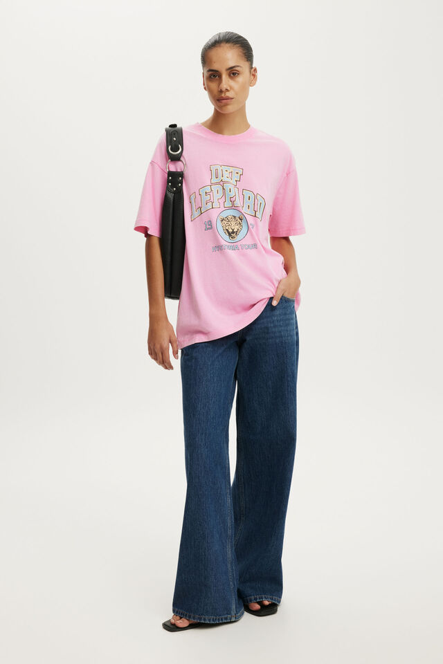 Def Leppard Music Boxy Graphic Tee, LCN BRA DEF LEPPARD COLLEGIATE / FUSCHIA PINK