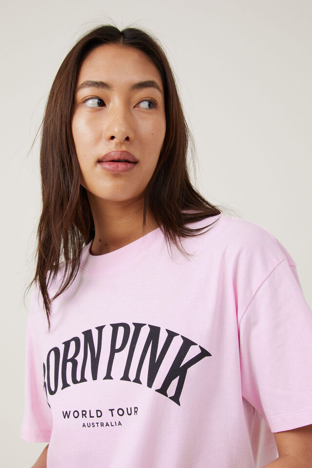 The Oversized Graphic License Tee, LCN BR BLACK PINK BORN PINK/PINK MIST
