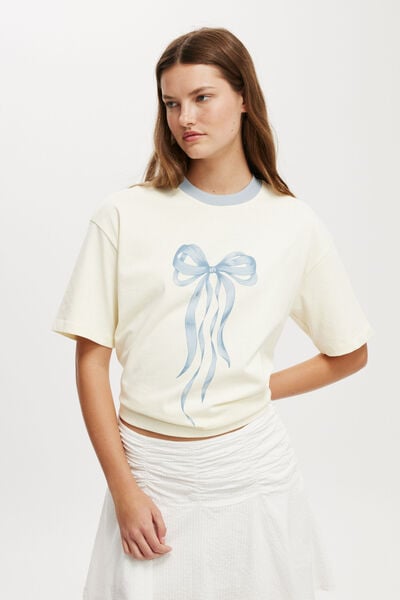 The Premium Boxy Graphic Tee, BOW/CREME FRAICHE