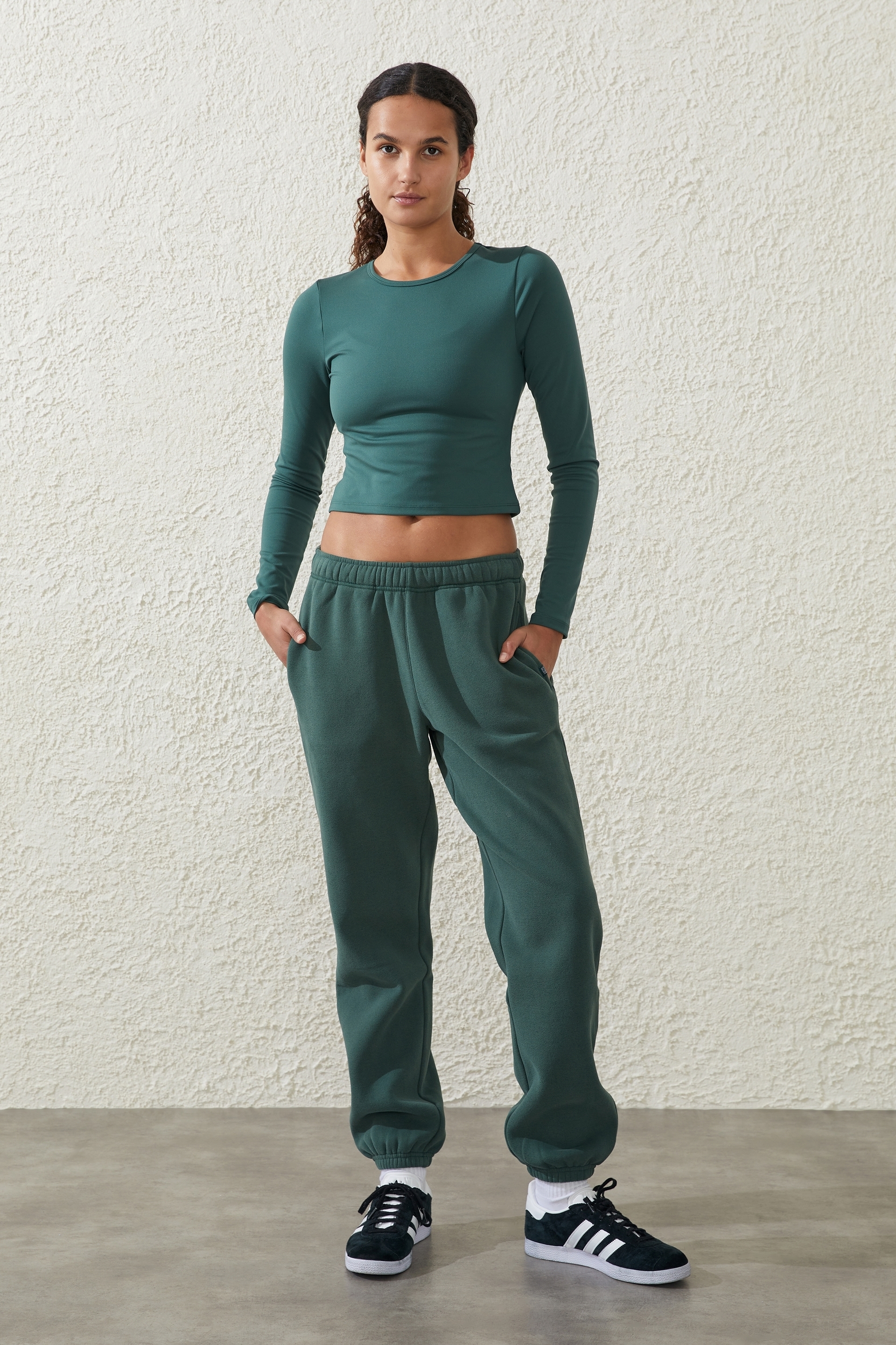 Body - Plush Essential Gym Sweatpant - Holly green