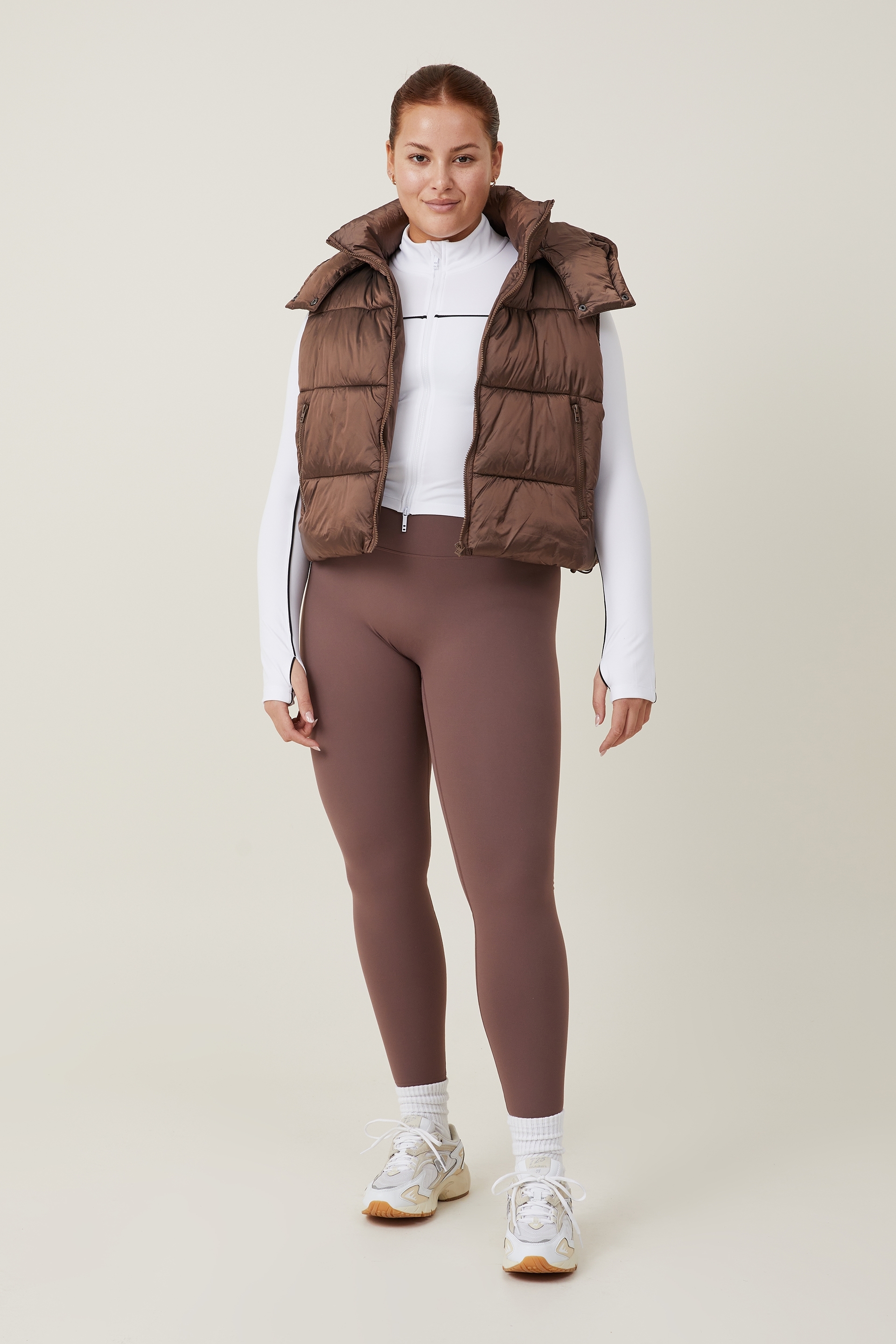 Body - The Recycled Mother Hooded Puffer Vest 2.0 - Deep taupe
