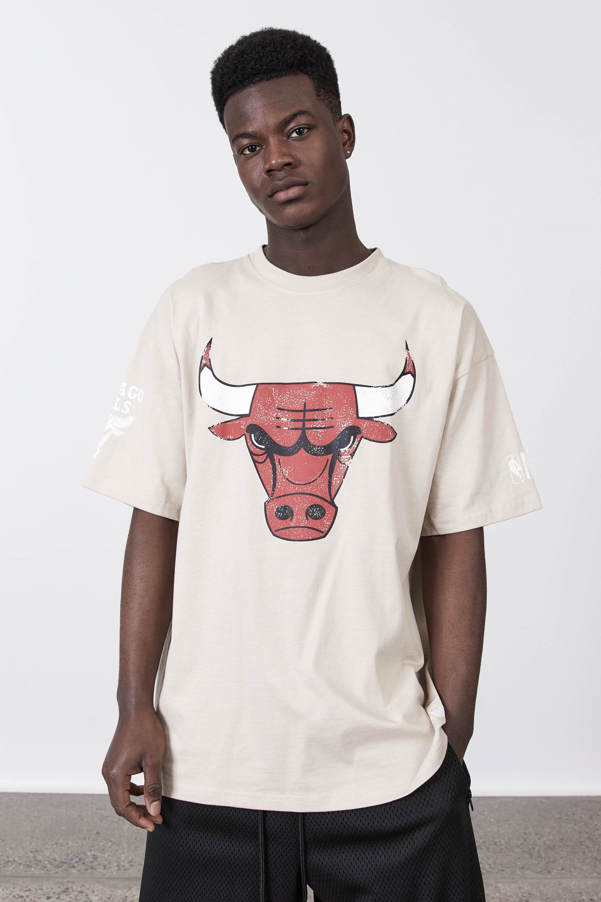 Factorie - Oversized Nba T Shirt - Lcn nba beige/bulls logo