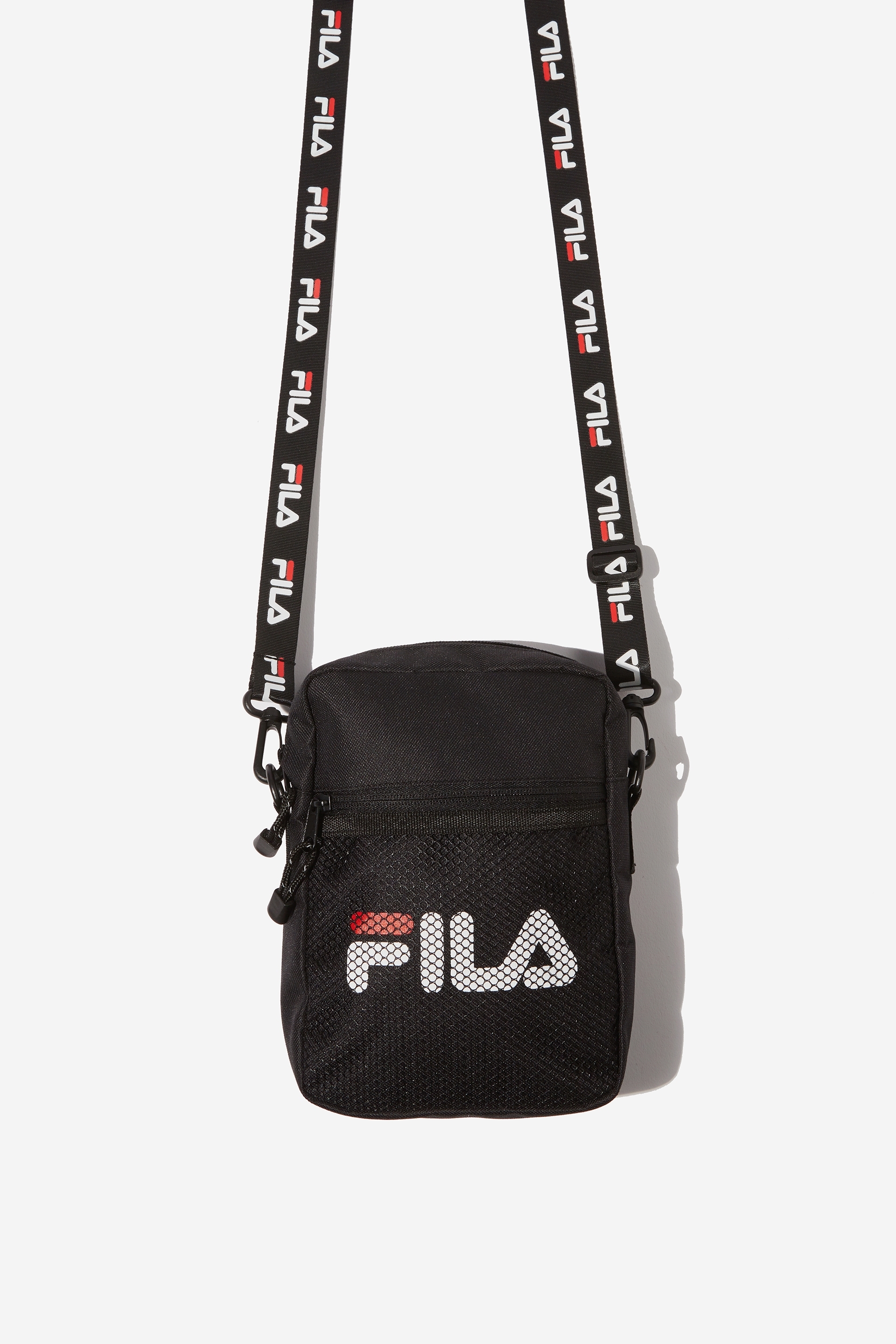 fila pouch