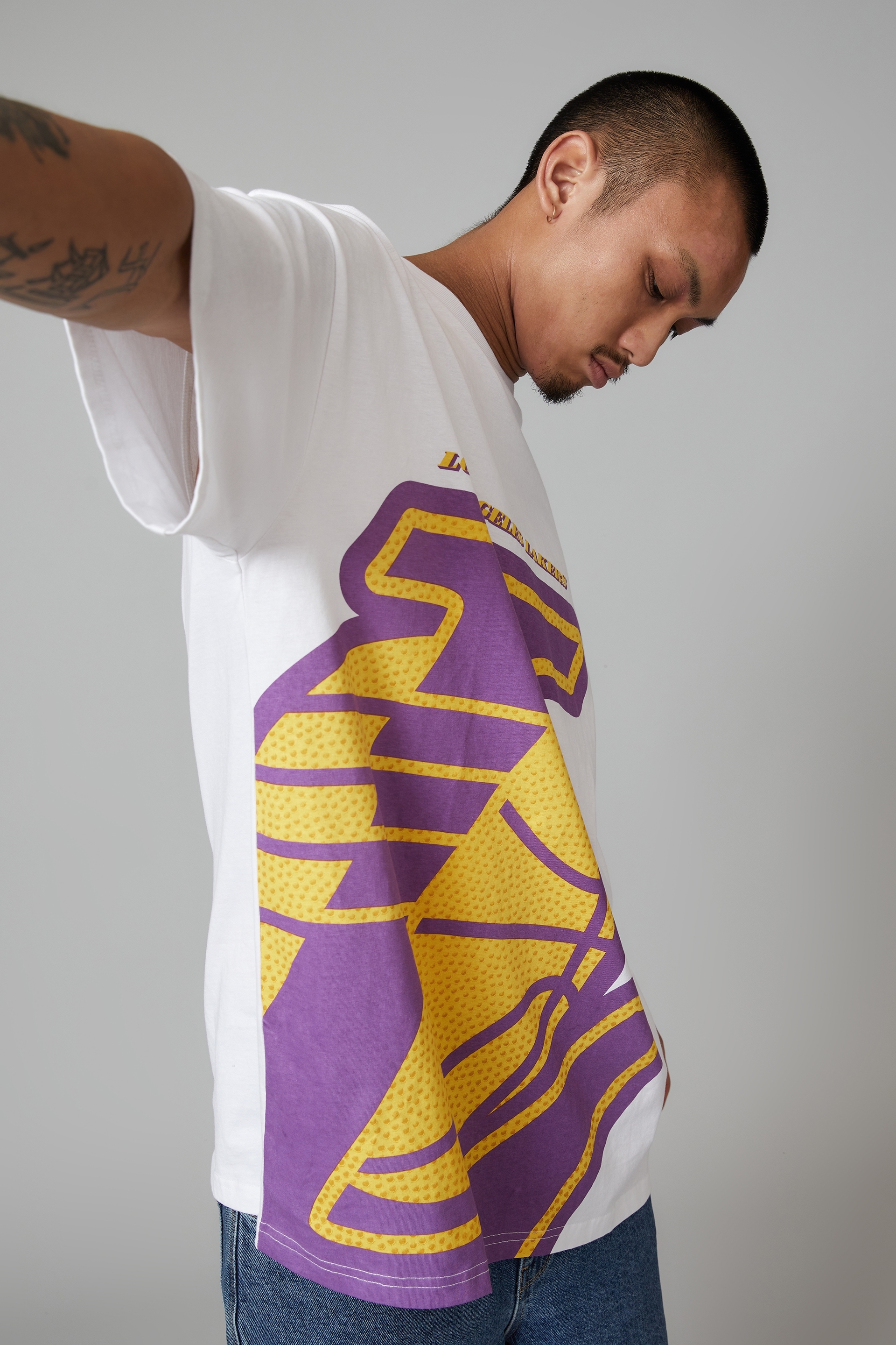 White Nike NBA LA Lakers Essential Graphics T-Shirt