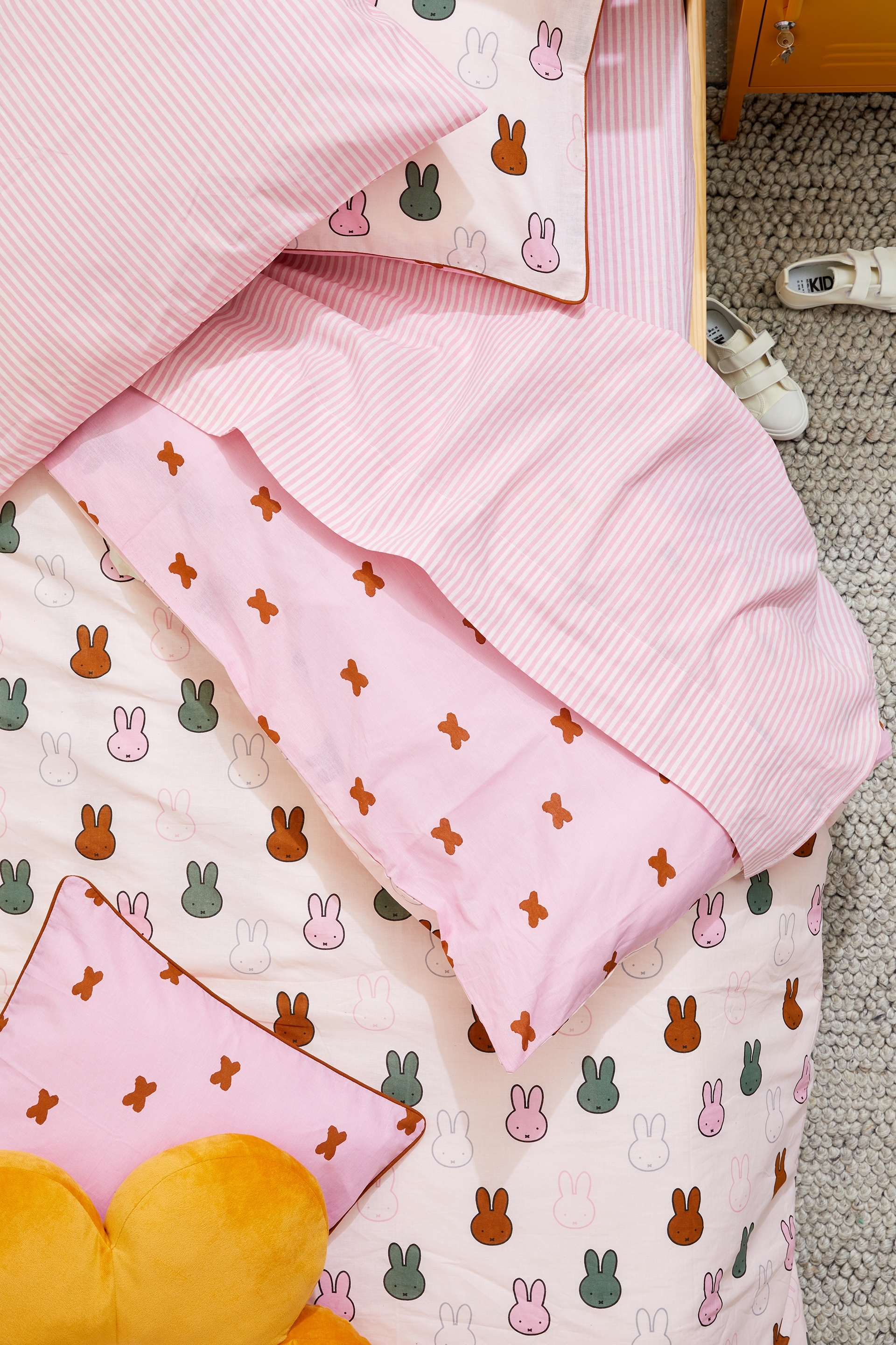 Cotton On Kids - Kids Sheet Set - Queen - Pin stripe crystal pink marshmallow