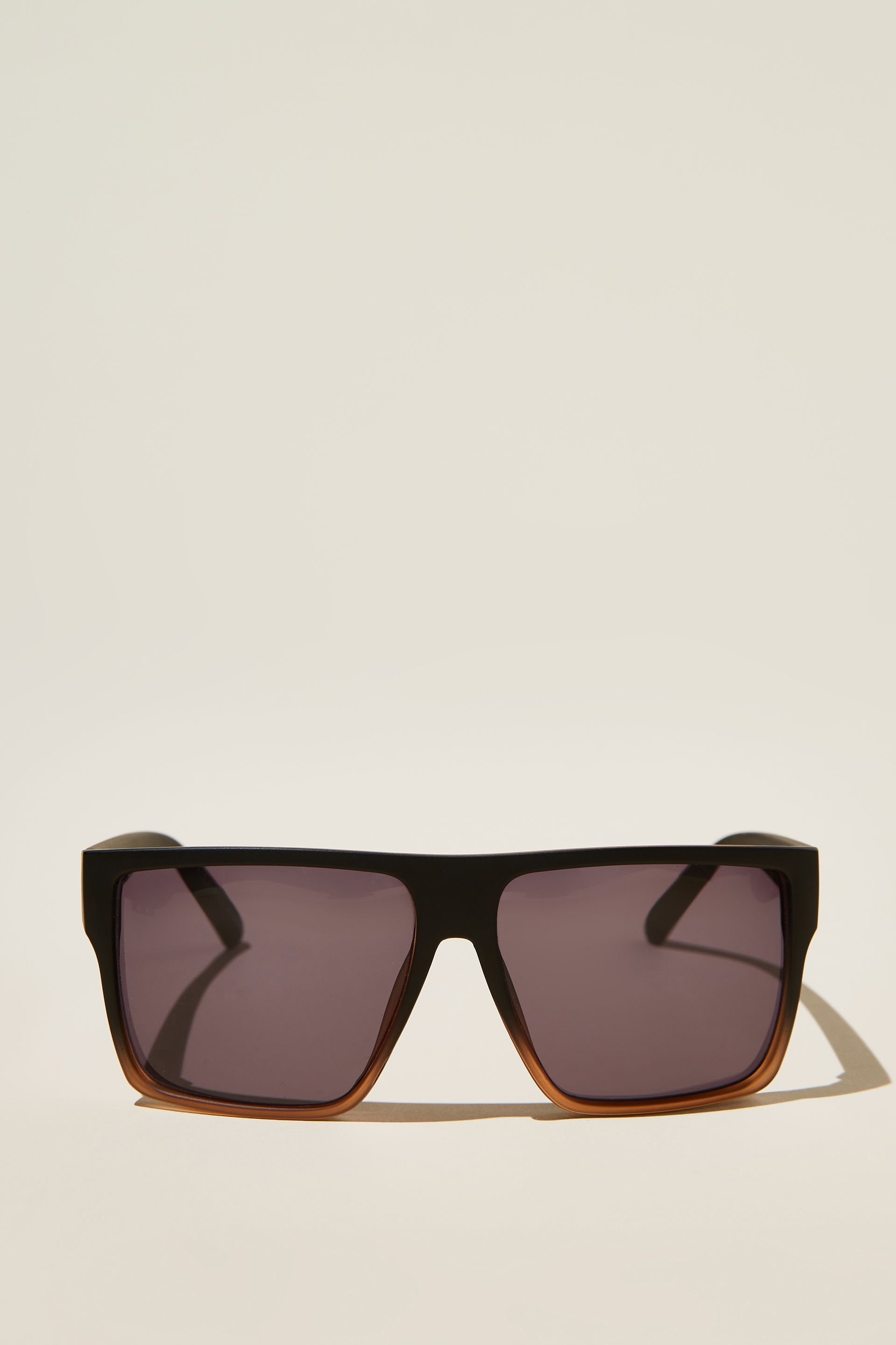 Cotton On Men - Adventure Cr39 Sunglasses - Matte black tort / brown