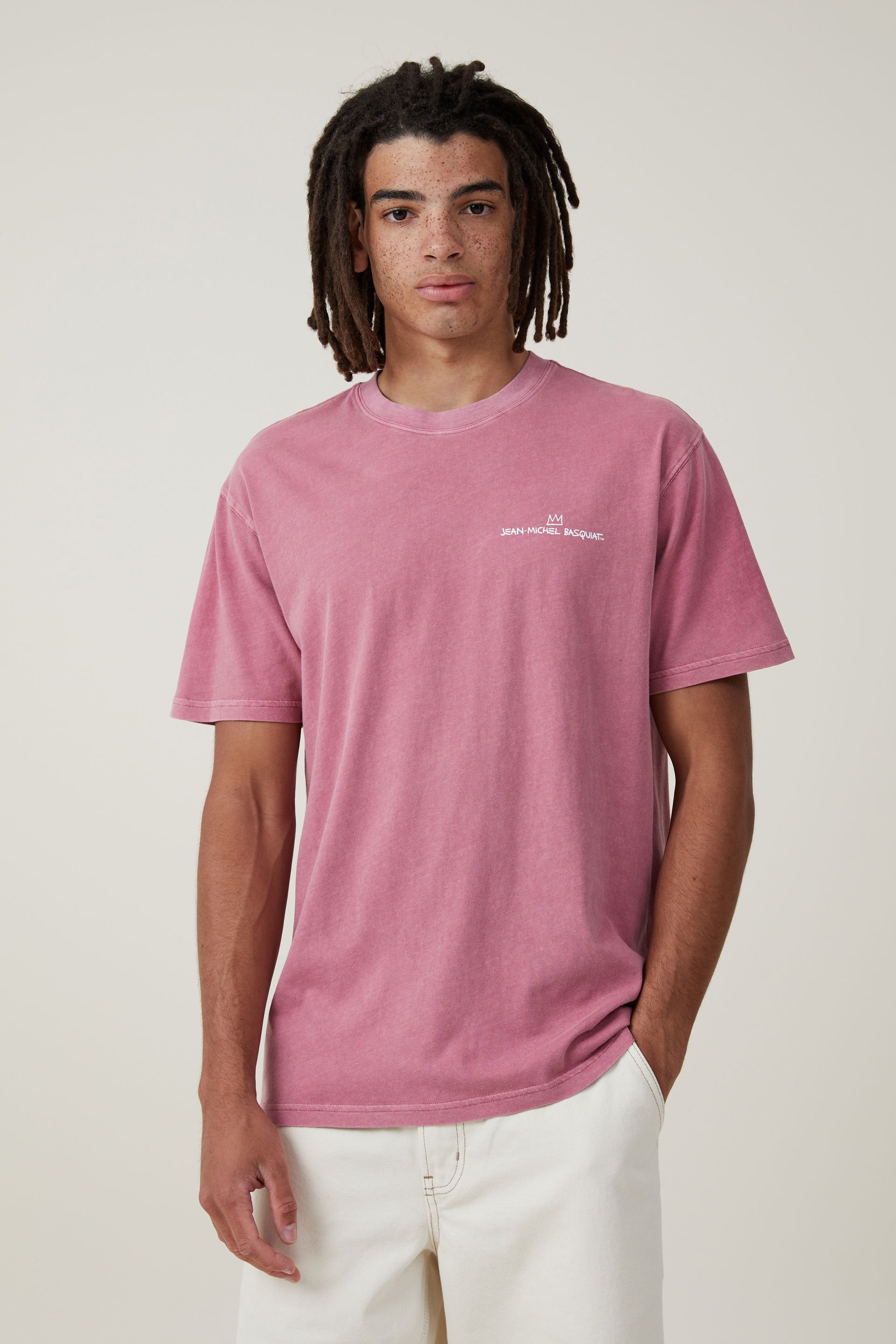 Cotton On Men - Basquiat Loose Fit T-Shirt - Lcn bsq raspberry/lightning