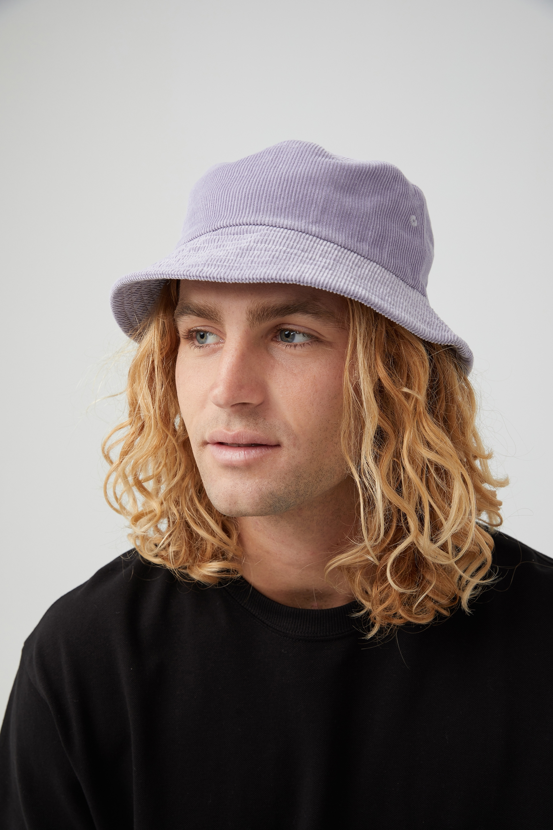 white aesthetic bucket hat