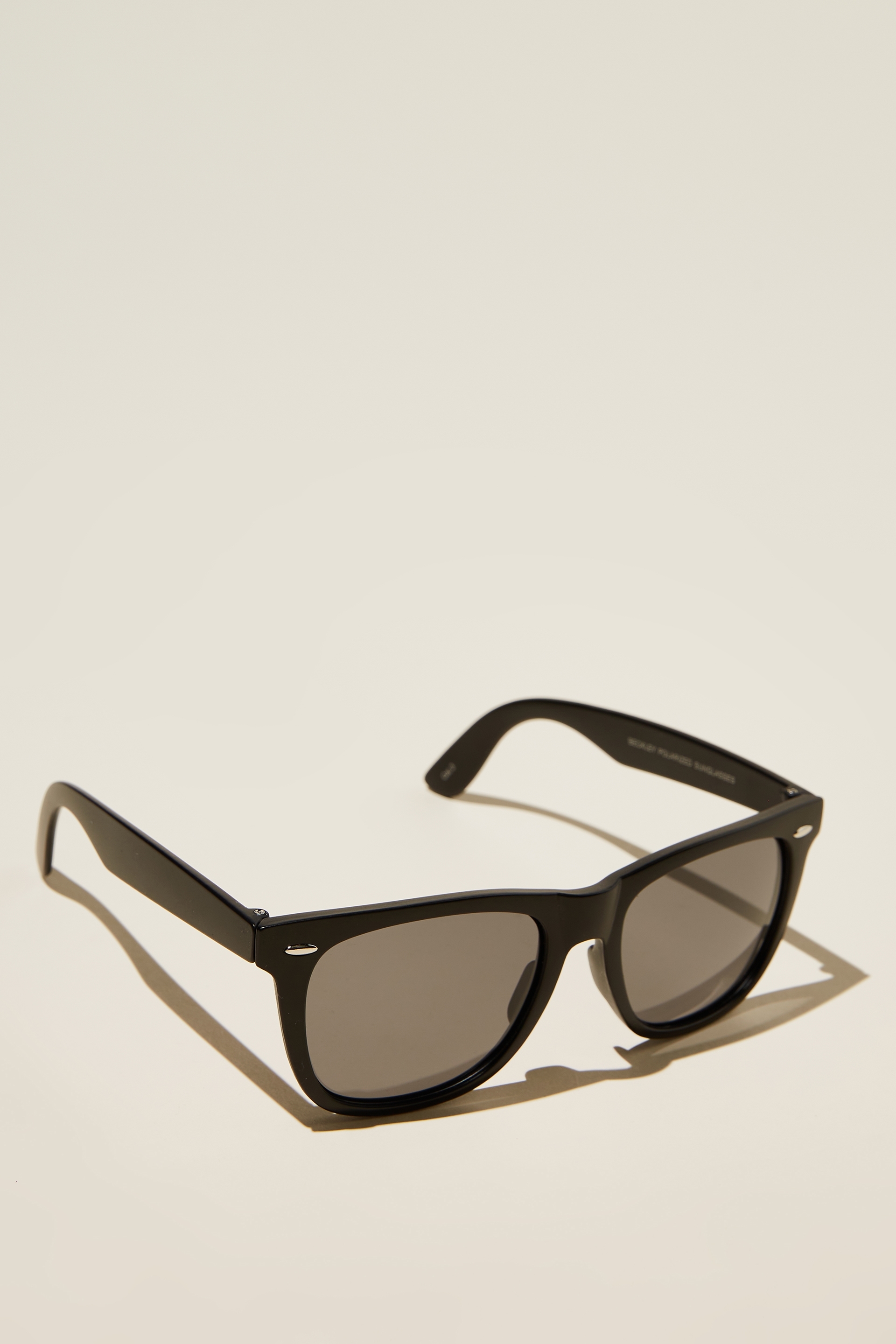 Cotton On Men - Beckley Polarized Sunglasses - Matte Black / Smoke