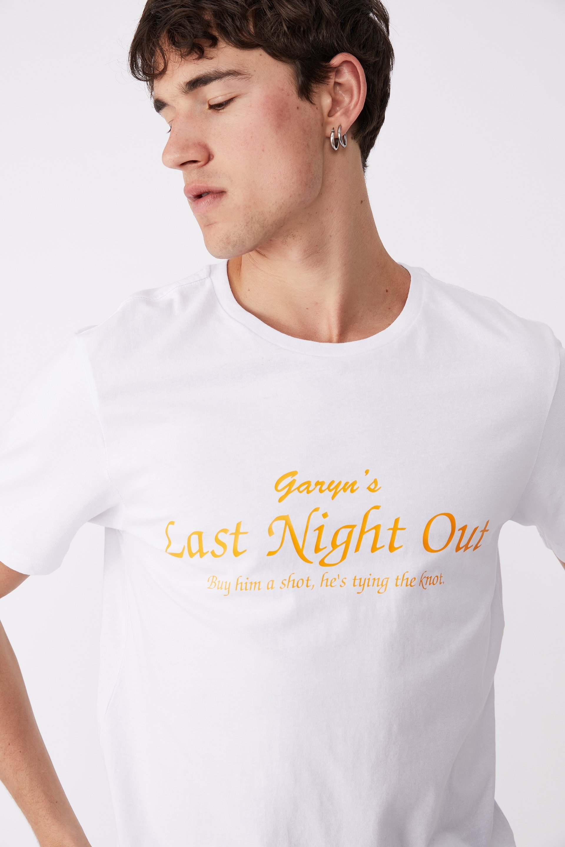 Cotton On Men - Essential Crew T-Shirt Party Personalised - White/last night out