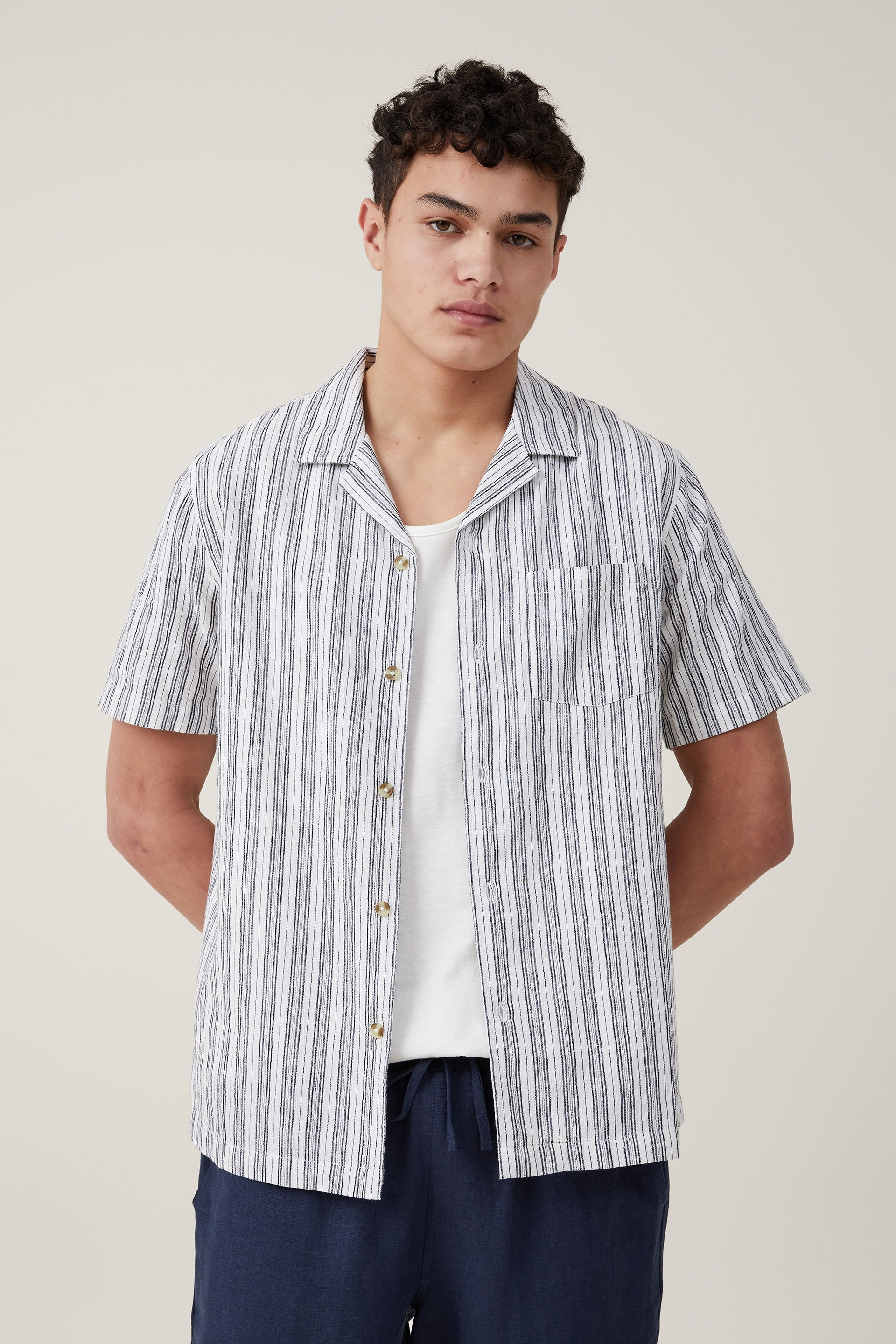 Cotton On Men - Riviera Short Sleeve Shirt - White black stripe