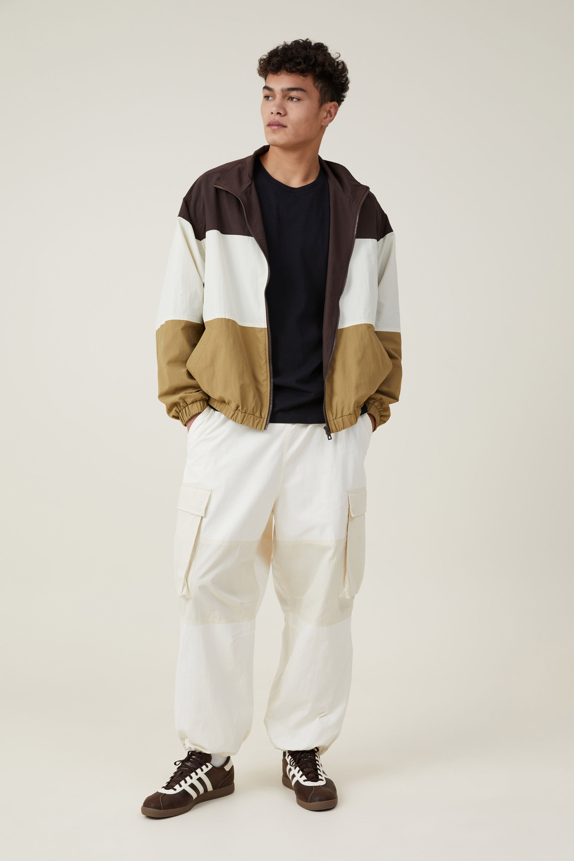 Cotton On Men - Parachute Super Baggy Pant - Ecru knee panel