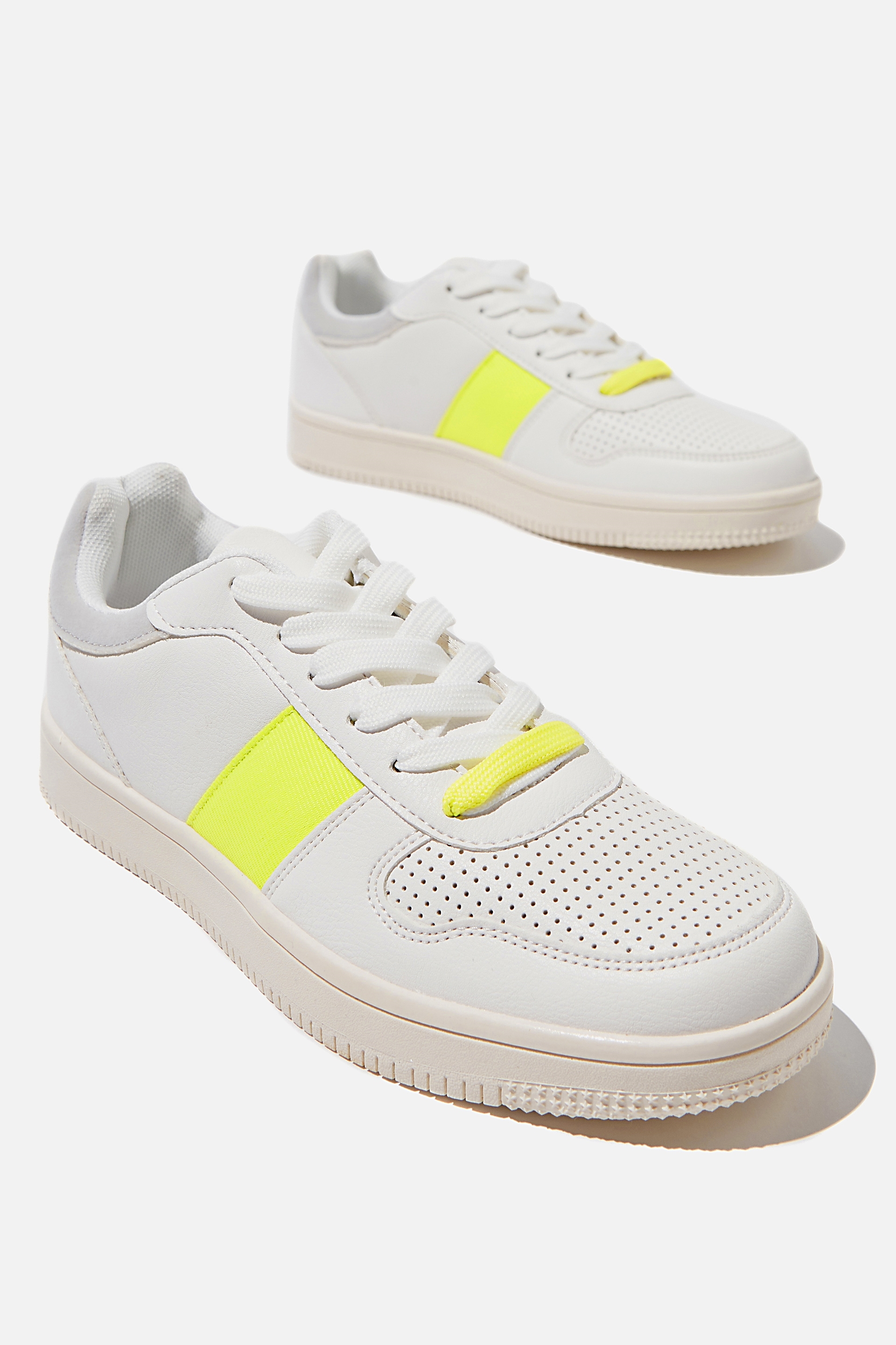 alba low top sneakers